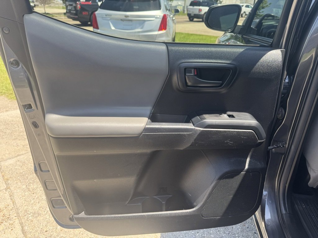 Used 2022 Toyota Tacoma SR5 image 10