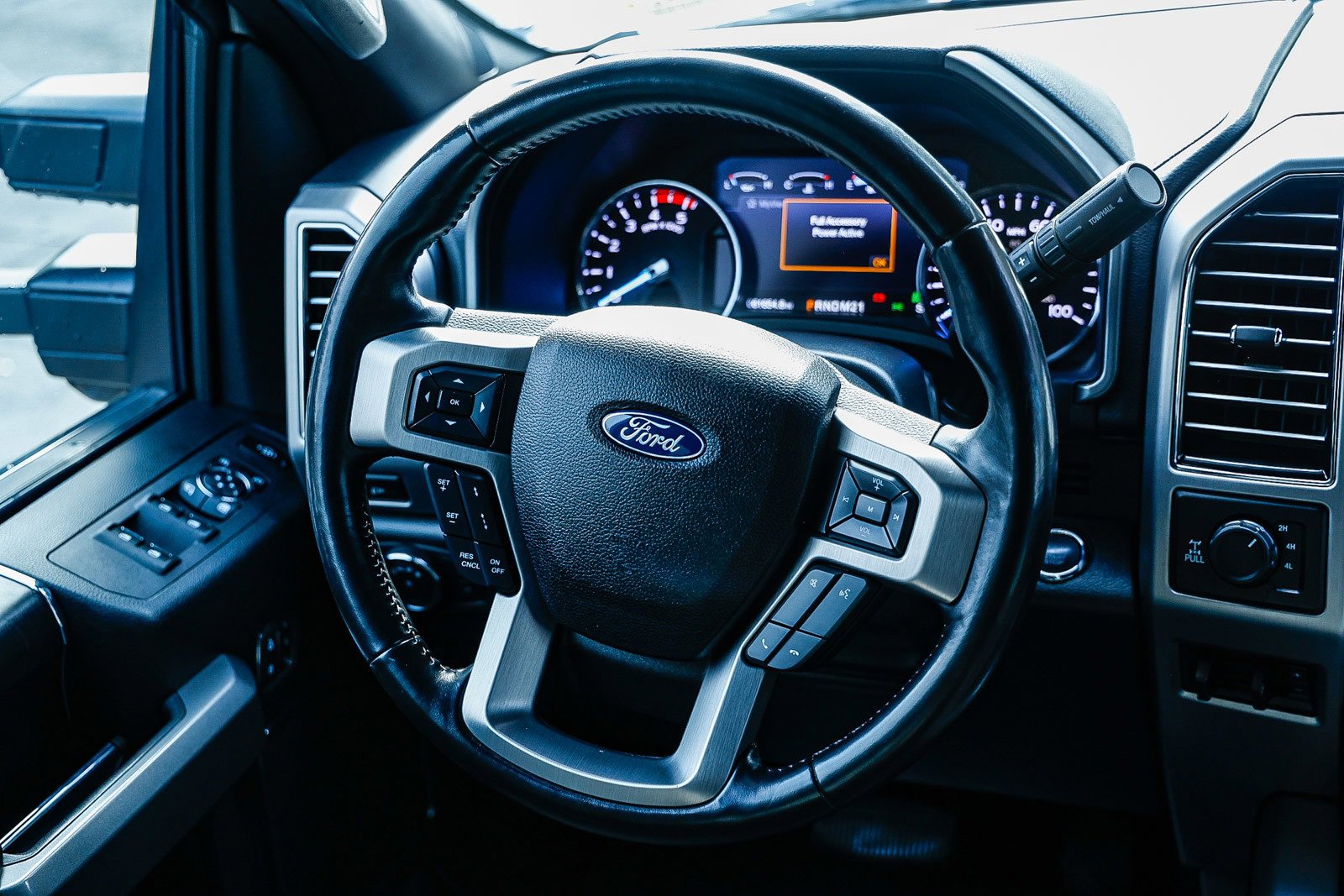 Used 2019 Ford F350 Platinum w/ Platinum Ultimate Package image 13