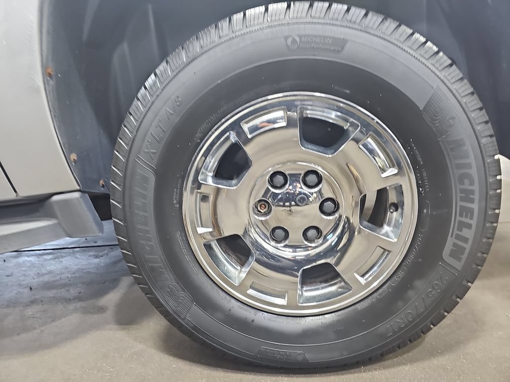 Used 2011 Chevrolet Avalanche LS RWD image 35