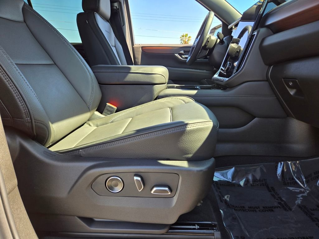 Certified 2026 GMC Yukon Denali w/ Sun & Power Step Package AWD/4WD image 17