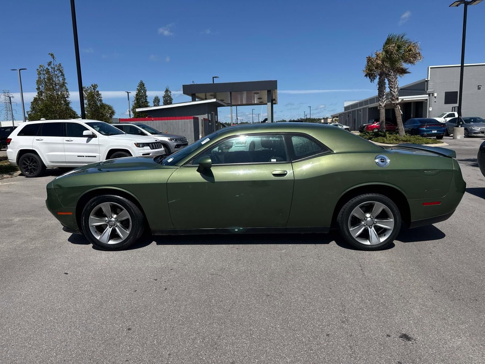 Used 2019 Dodge Challenger SXT image 3
