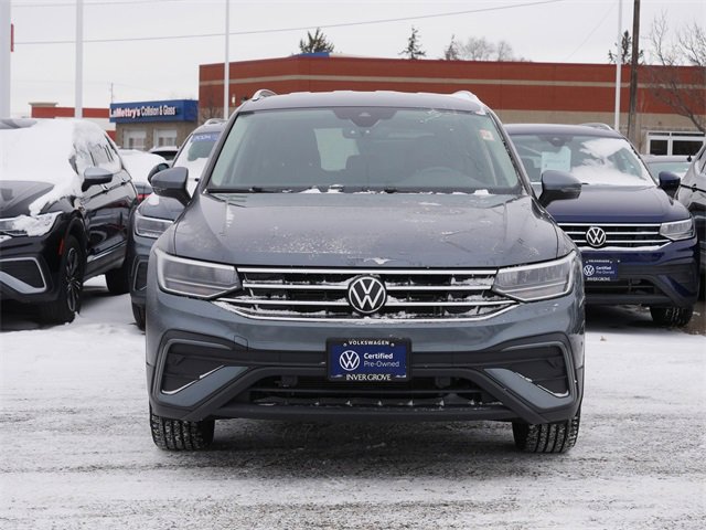Certified 2024 Volkswagen Tiguan SE image 2