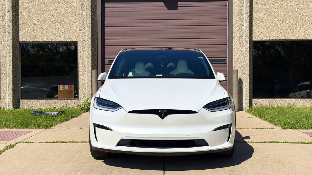 Used 2022 Tesla Model X Plaid AWD/4WD image 2