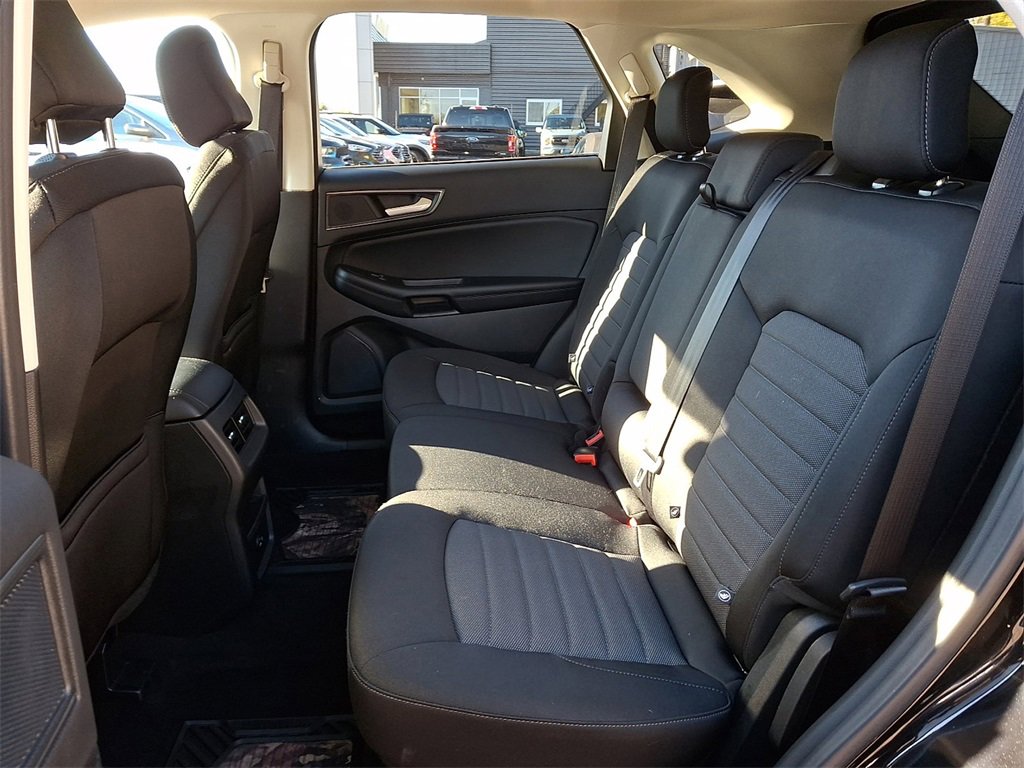 Certified 2022 Ford Edge SE w/ Black Appearance Package image 10