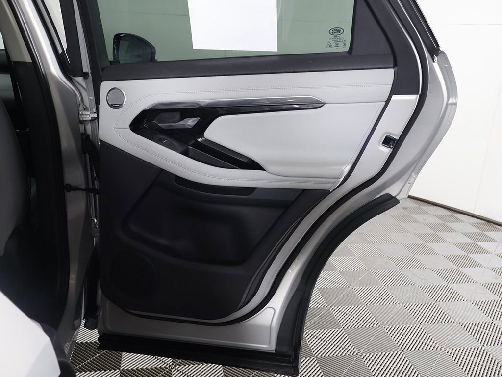 Used 2022 Land Rover Range Rover Evoque SE image 27