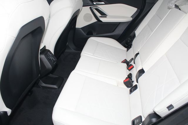 Used 2026 BMW X1 xDrive28i w/ Technology Package image 21