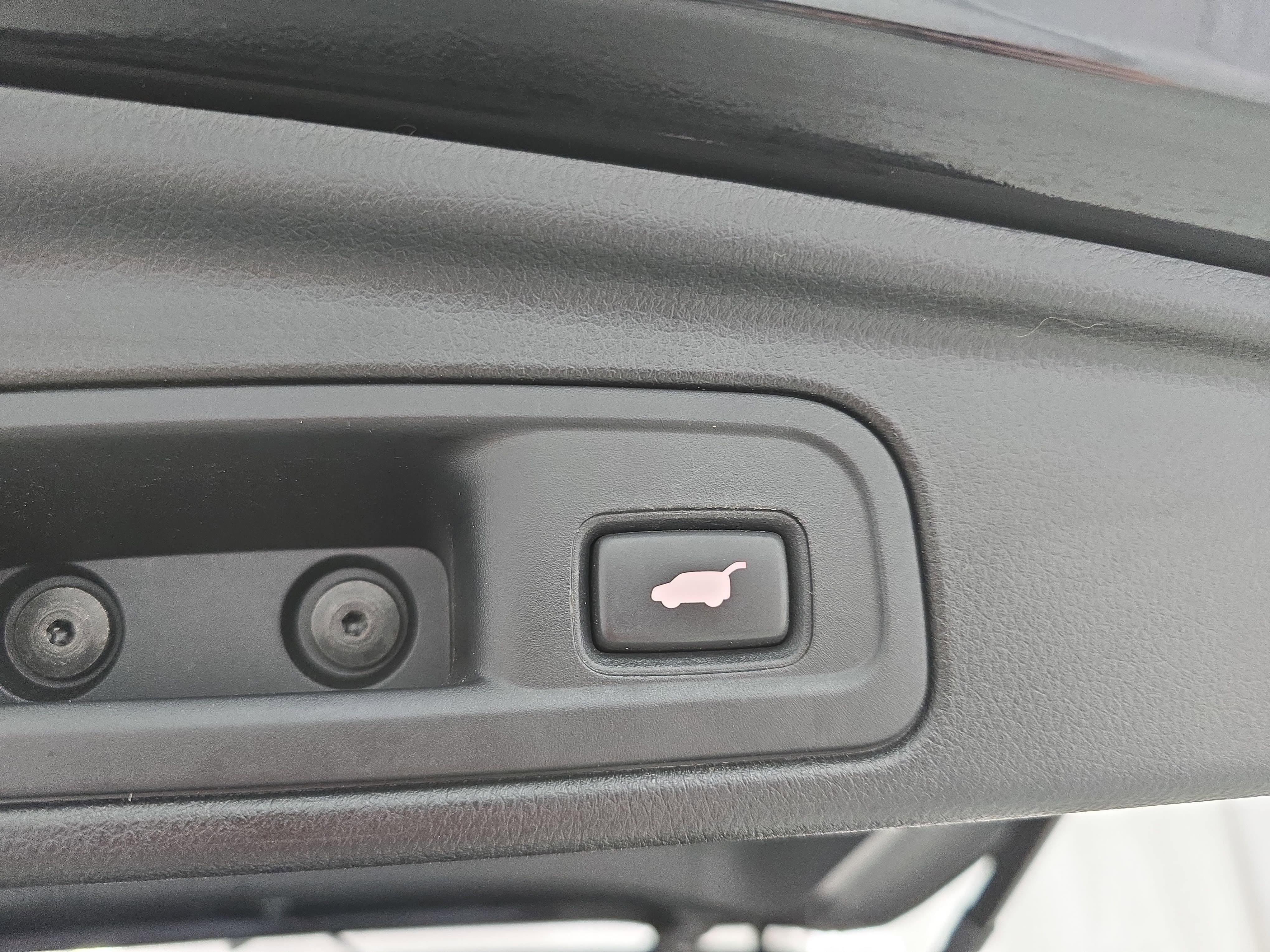 Used 2016 Honda Pilot Touring image 14