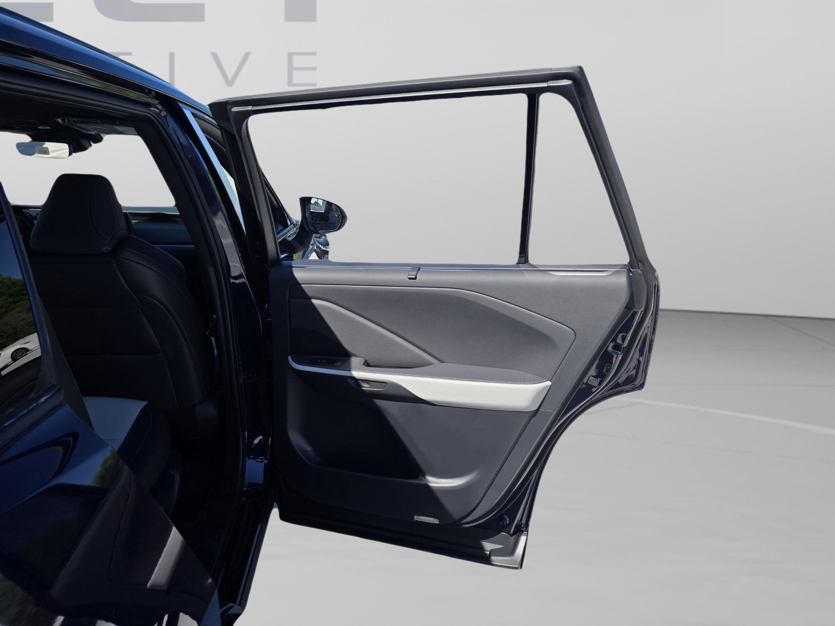 New 2026 Lexus TX 500h AWD image 25