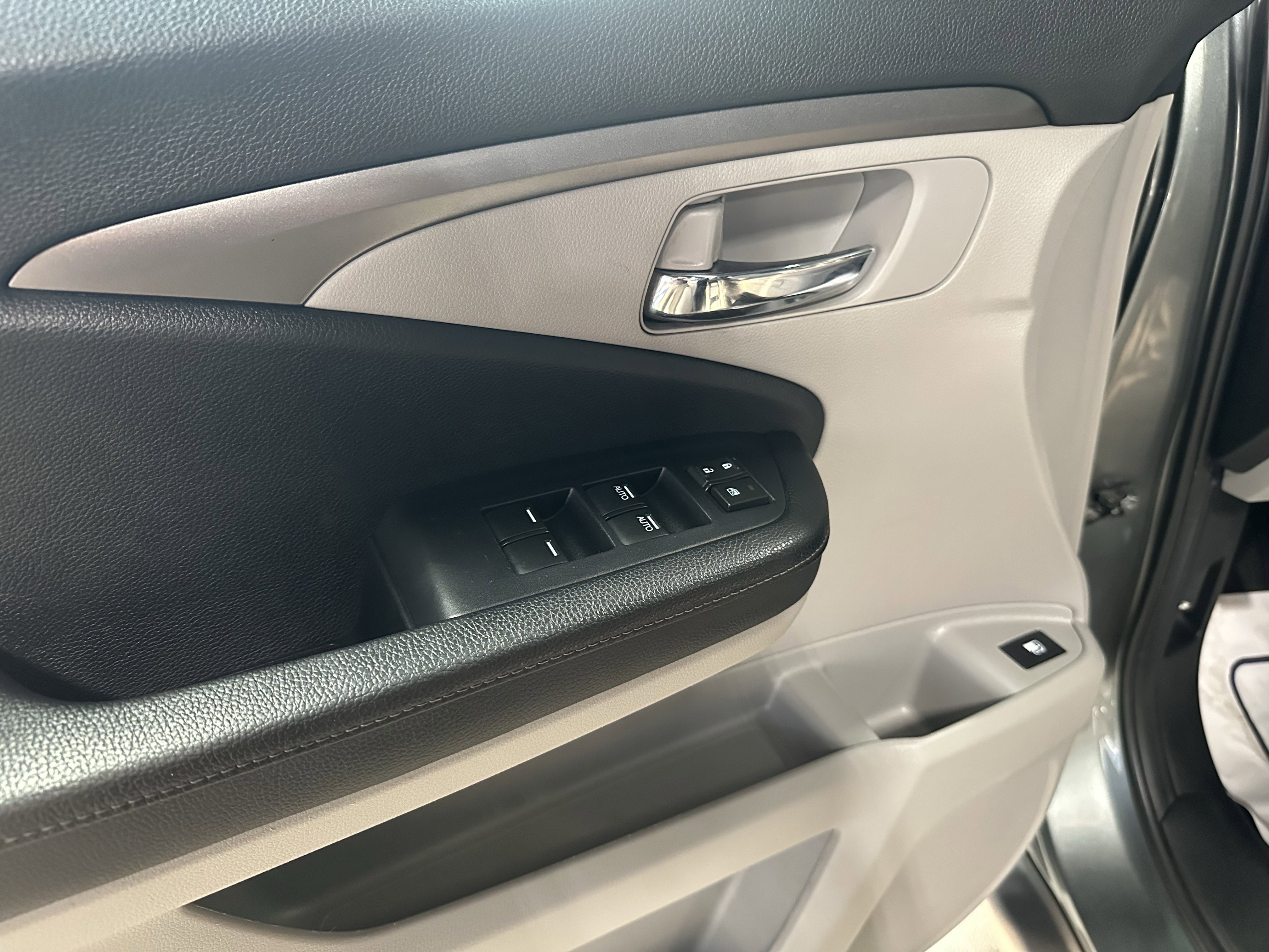 Used 2019 Honda Ridgeline RTL image 15