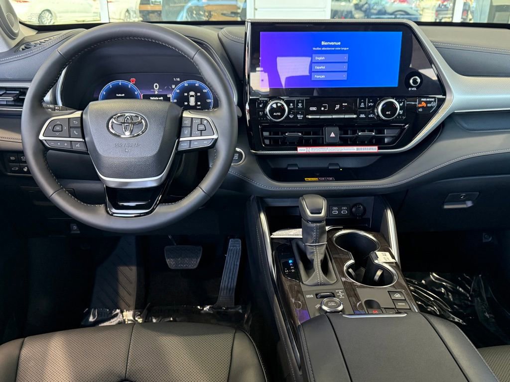 New 2026 Toyota Highlander Platinum image 27