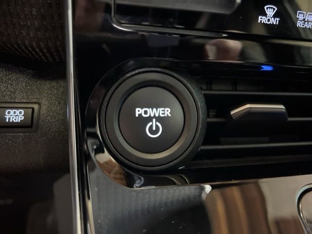 Used 2023 Subaru Solterra Limited image 35