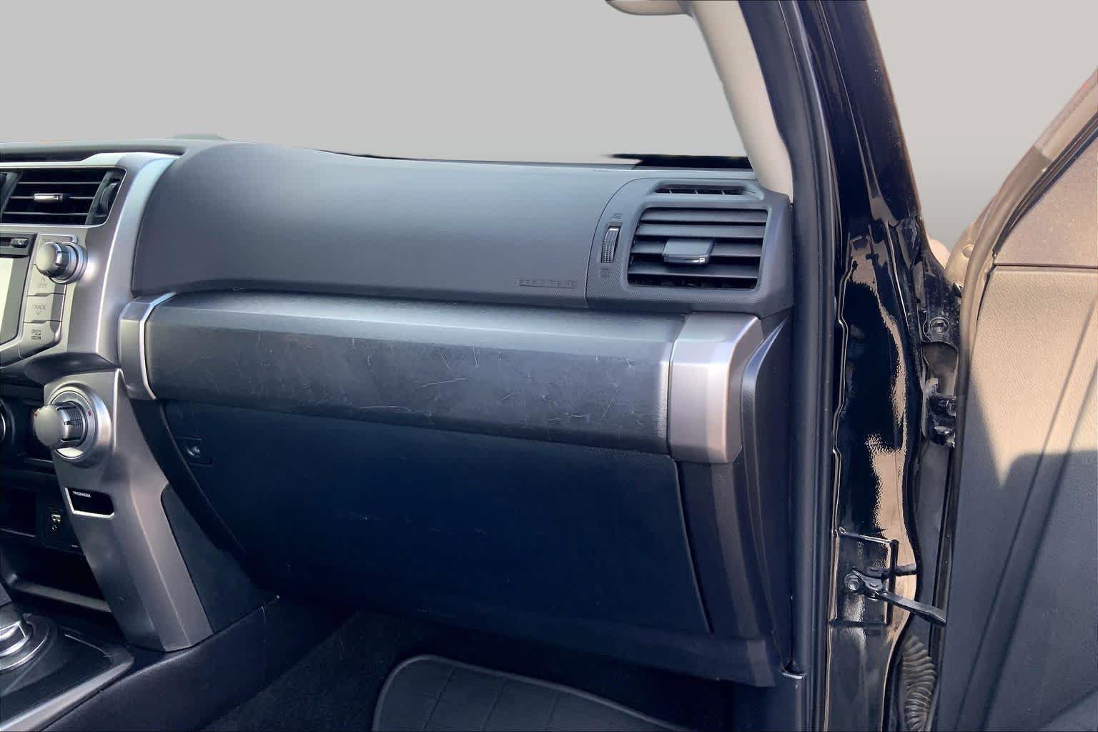 Used 2016 Toyota 4Runner SR5 Premium AWD/4WD image 19