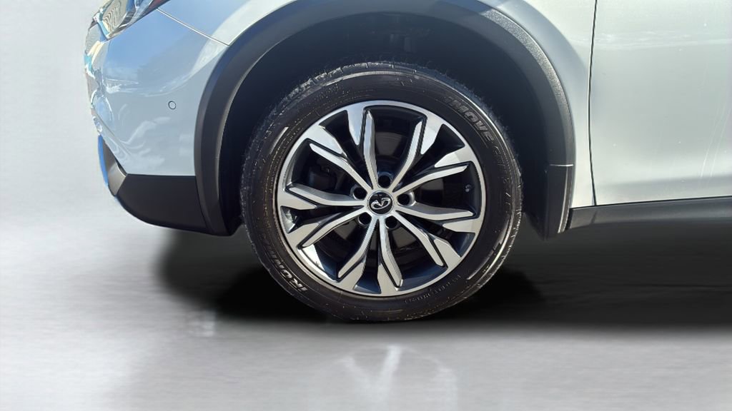 Used 2018 INFINITI QX30 Premium w/ Cargo Package image 21