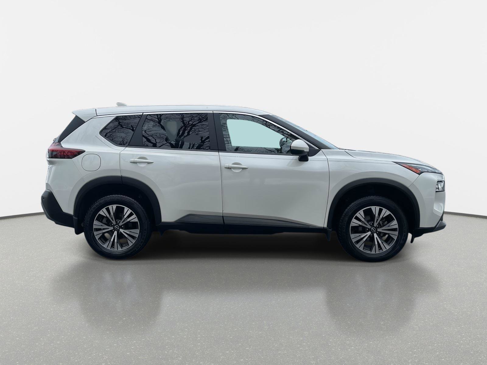 Certified 2023 Nissan Rogue SV image 4