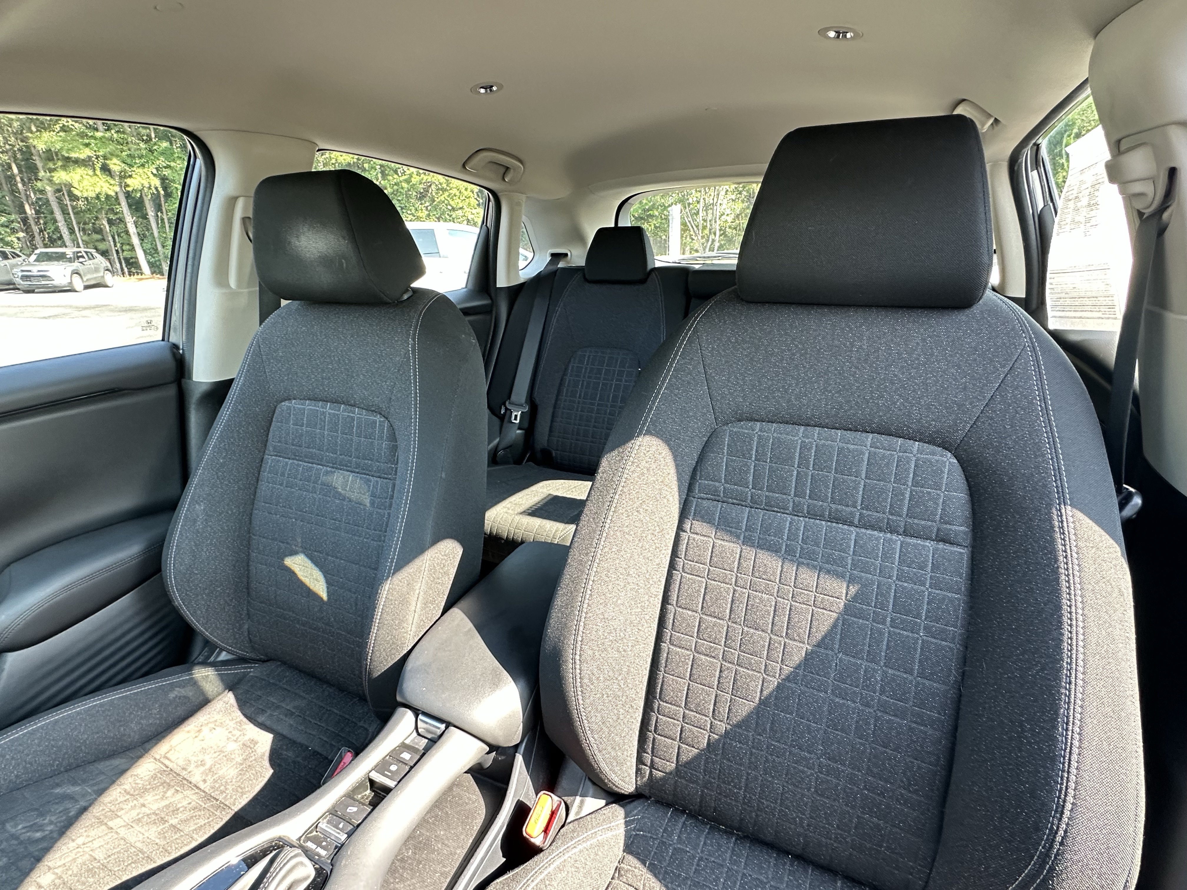 Used 2023 Honda HR-V LX image 7