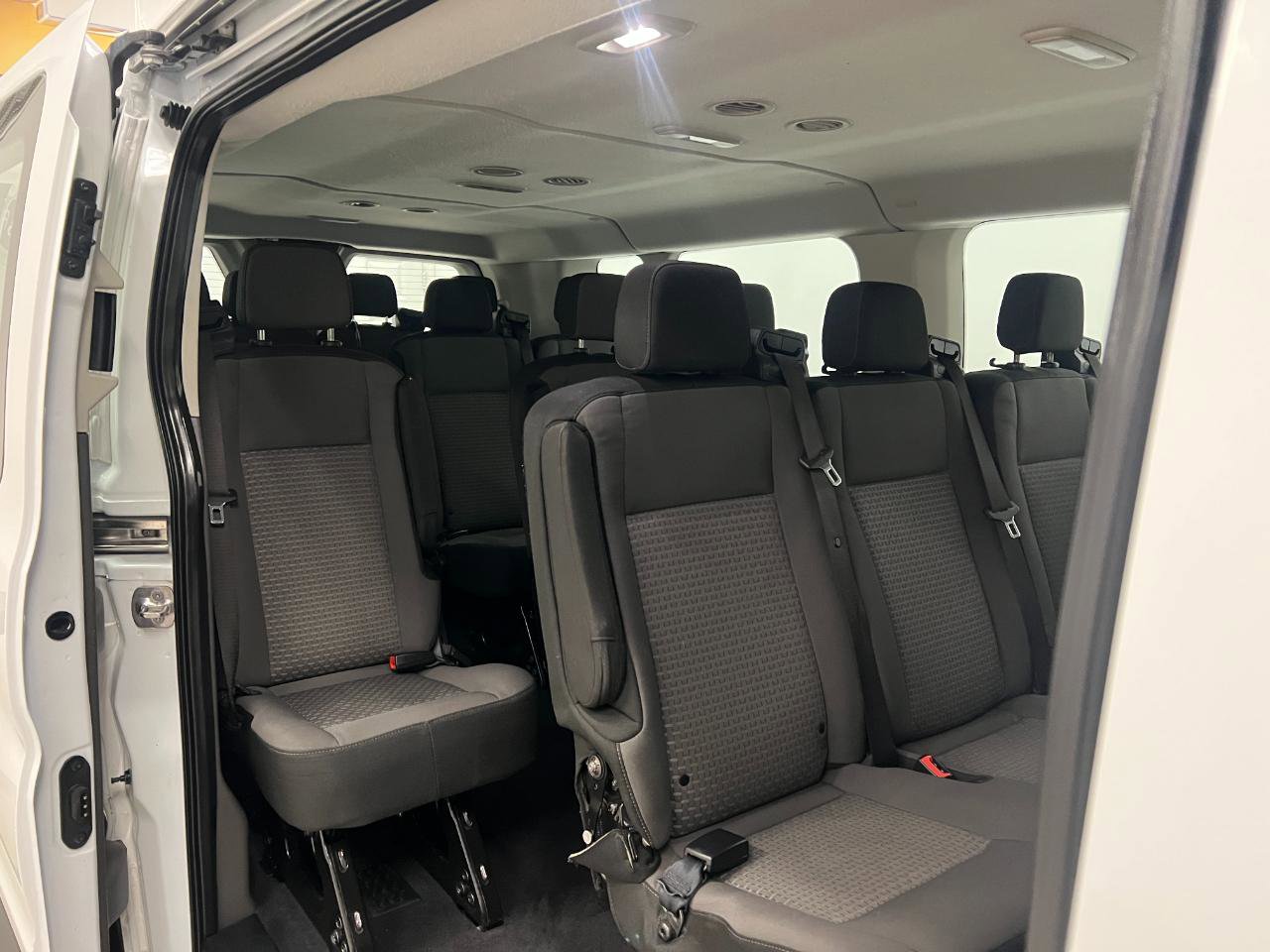 Used 2024 Ford Transit 350 XLT RWD image 27