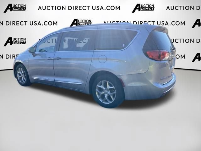 Used 2017 Chrysler Pacifica Limited FWD image 11