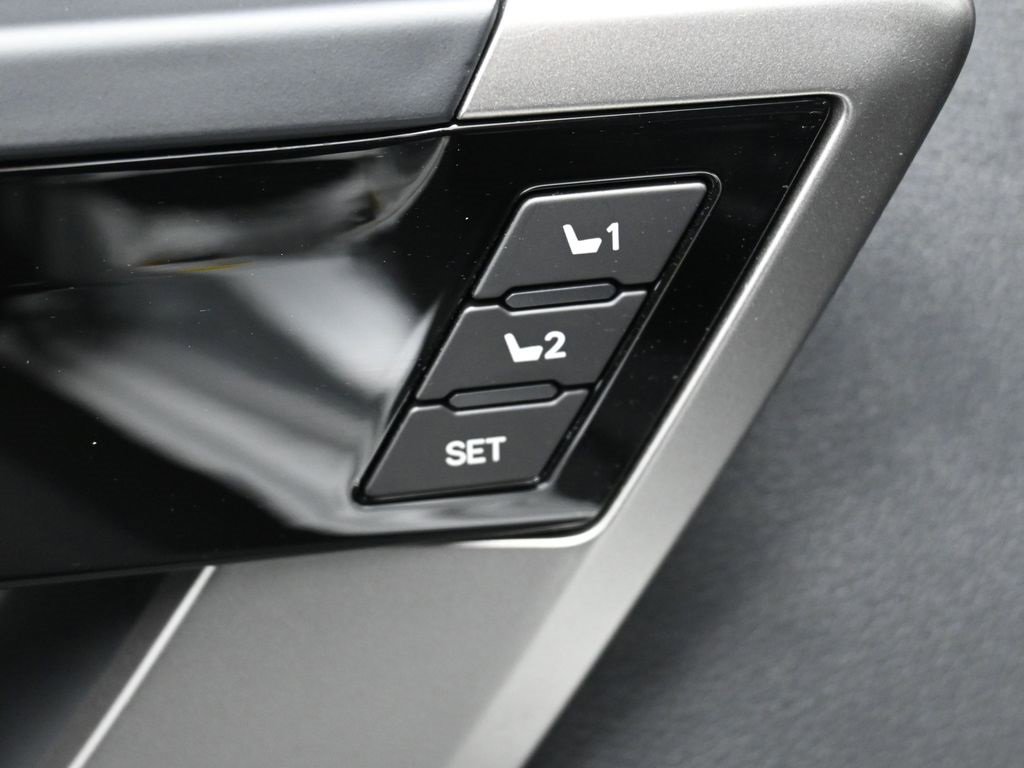 Used 2024 Toyota Tundra Limited image 12