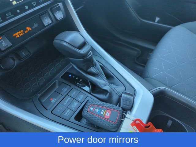 Used 2022 Toyota RAV4 XLE w/ Convenience Package image 29