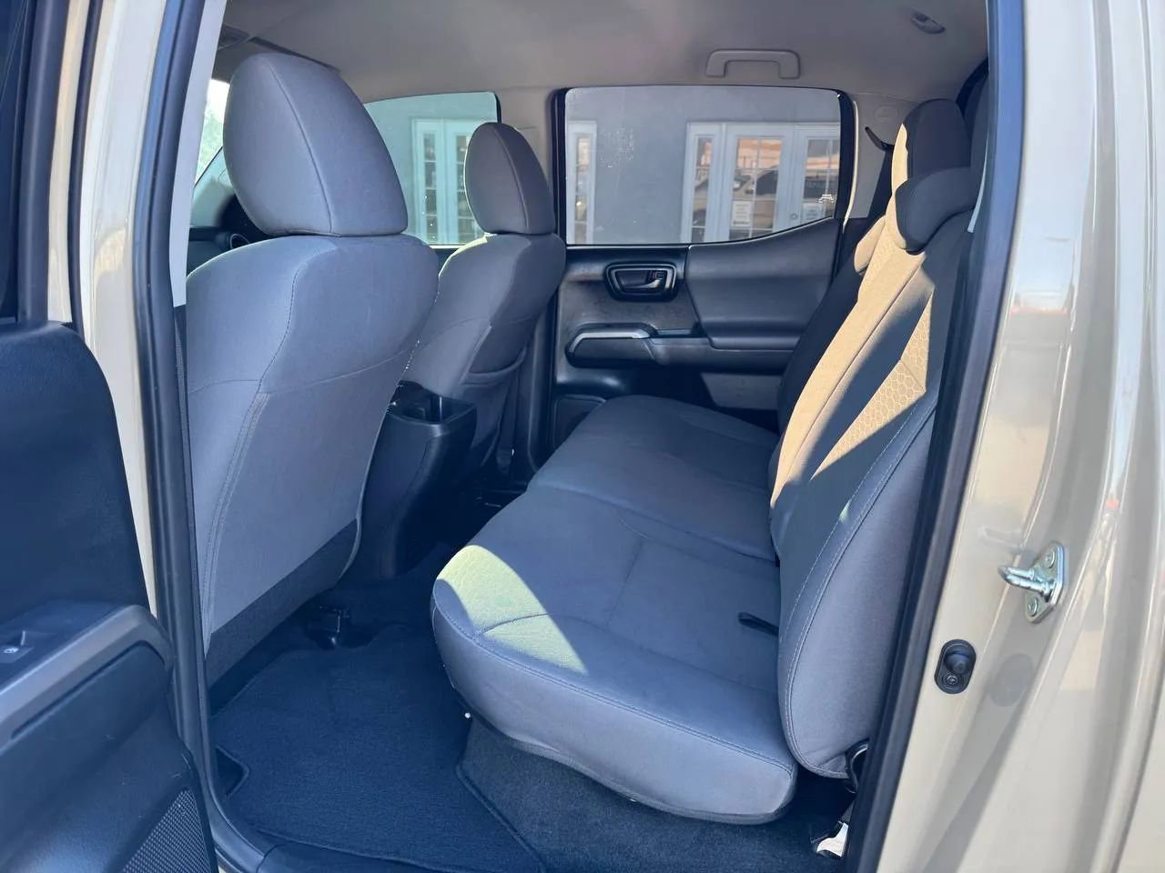 Used 2017 Toyota Tacoma SR5 image 18