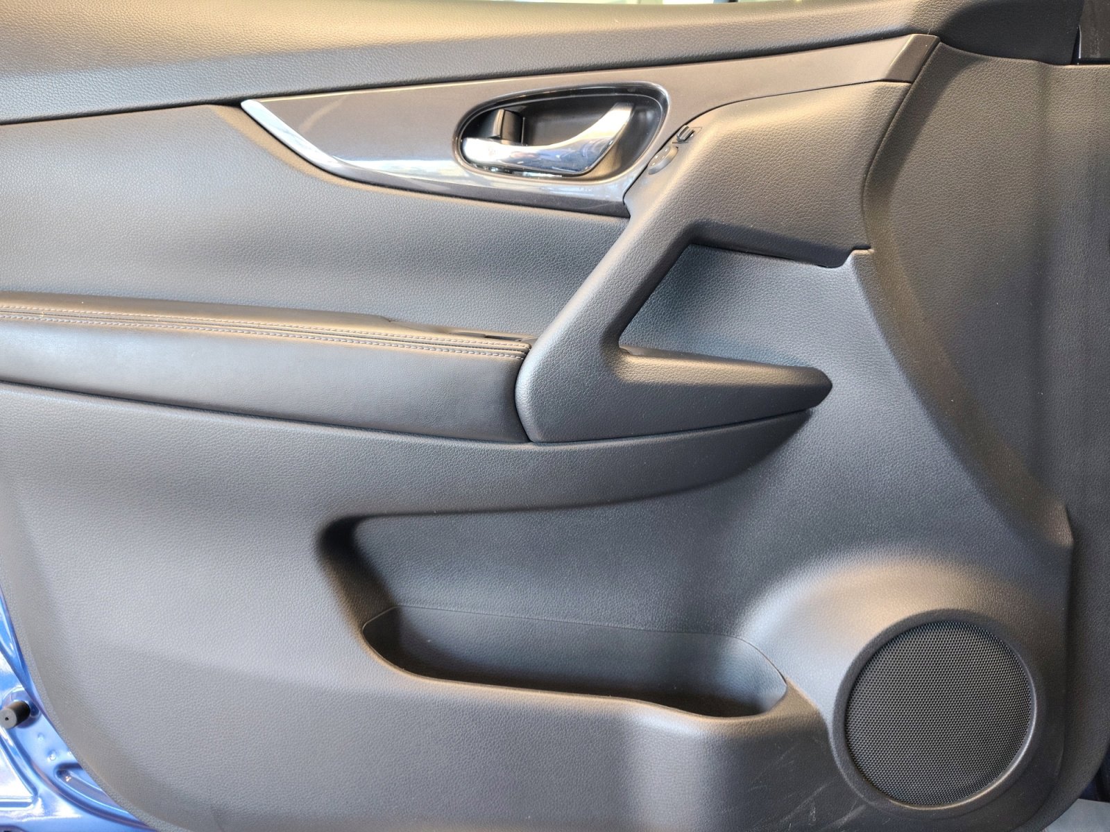 Used 2020 Nissan Rogue SV image 28