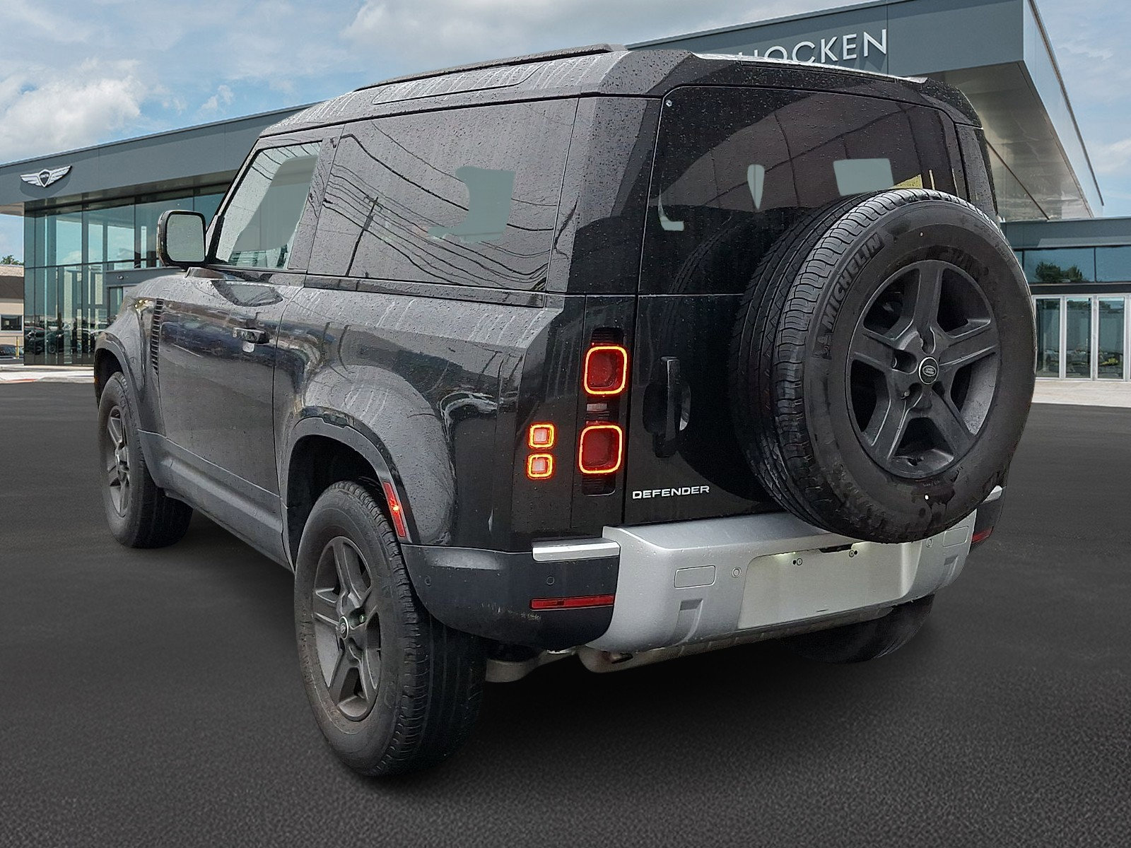 Used 2023 Land Rover Defender 90 S image 4