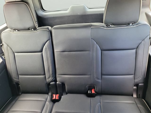 Used 2024 GMC Yukon XL SLT RWD image 13