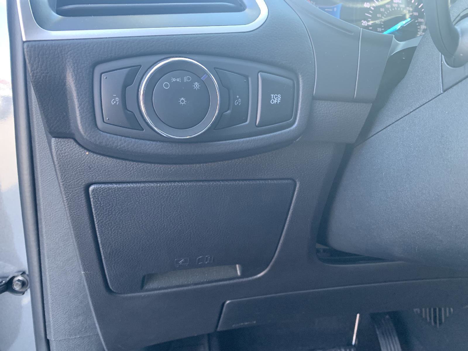 Used 2024 Ford Edge SEL AWD/4WD image 9