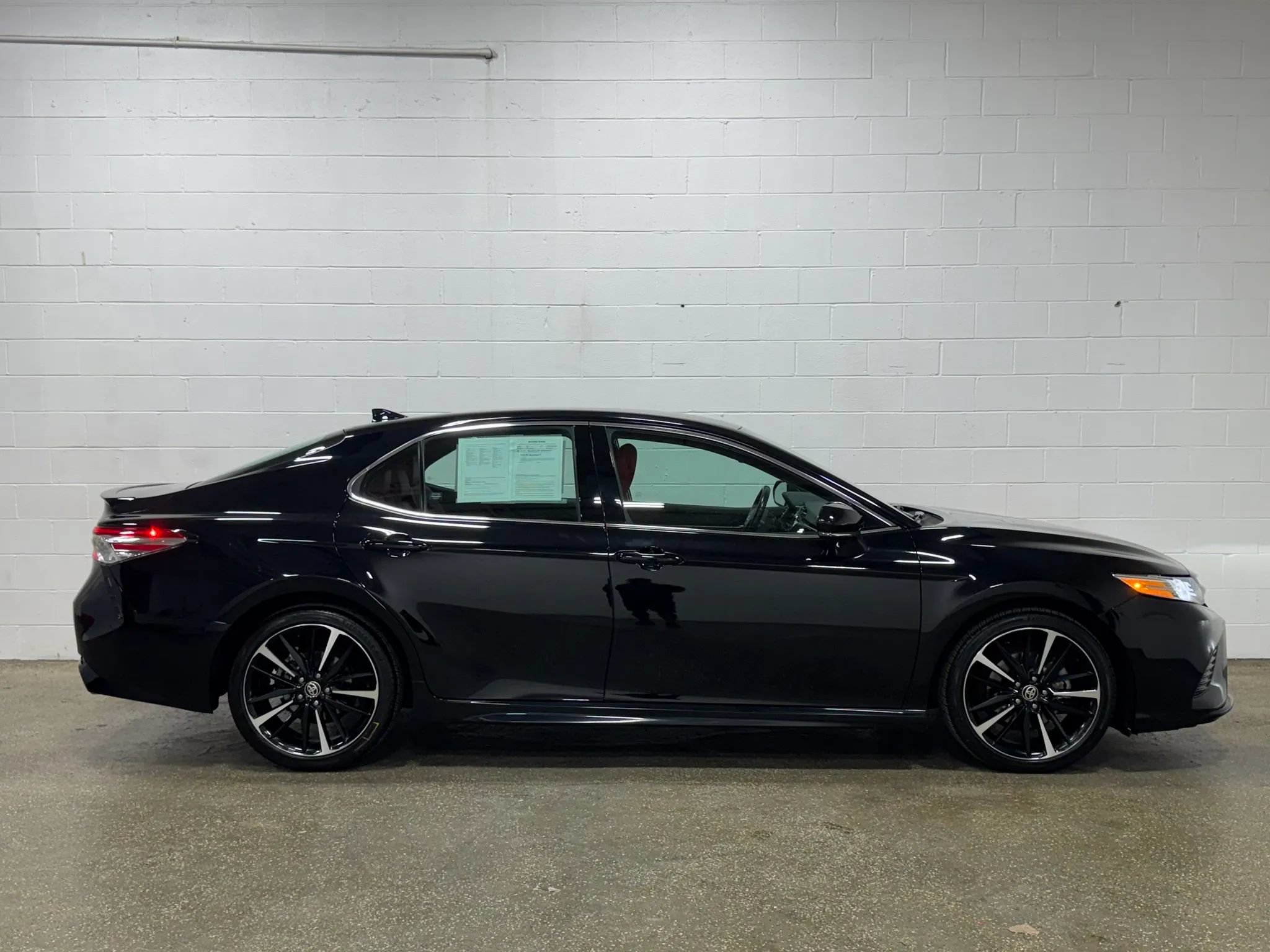 Used 2020 Toyota Camry XSE AWD/4WD image 2