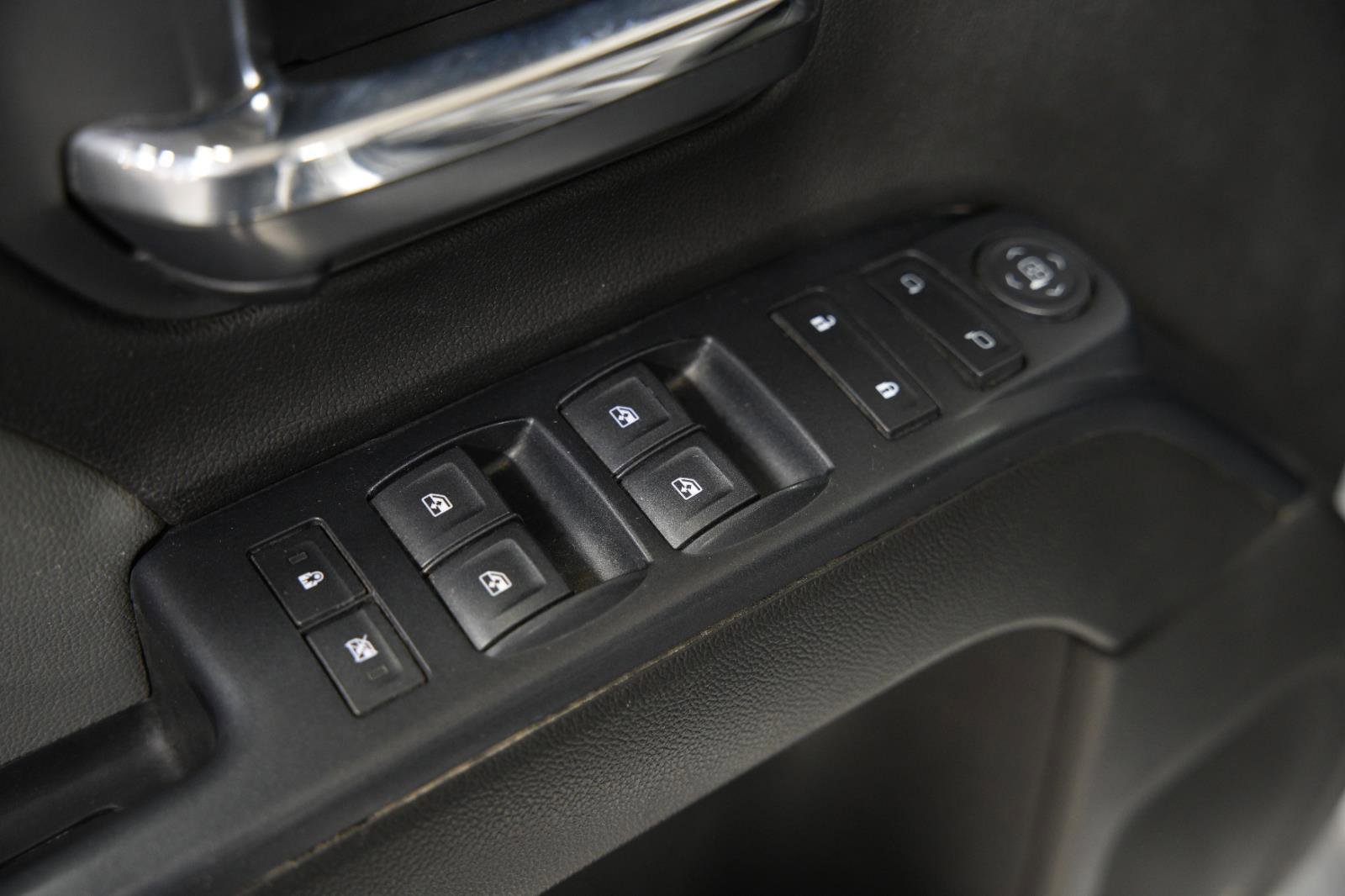 Used 2017 Chevrolet Silverado 1500 Custom w/ Custom Convenience Package image 19