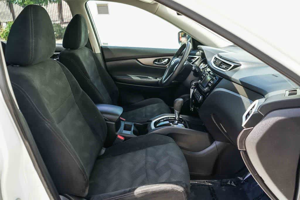 Used 2016 Nissan Rogue S FWD image 16
