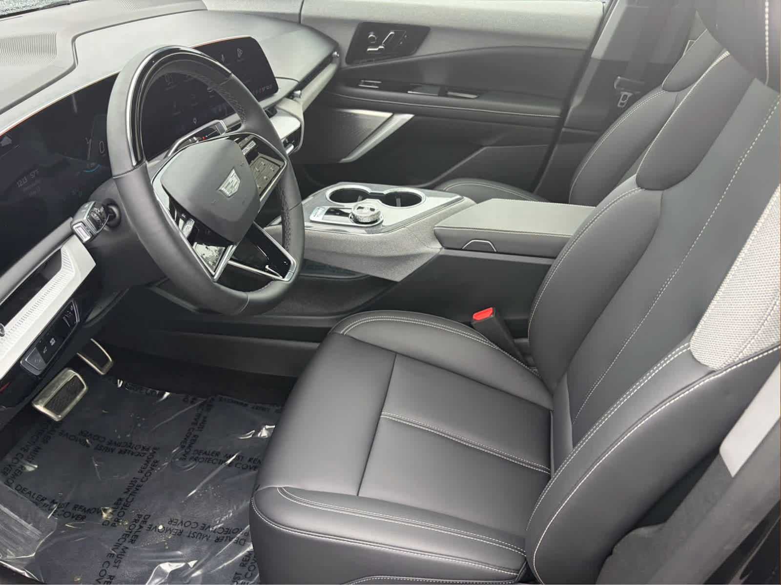 Certified 2025 Cadillac Optiq Luxury 1 AWD/4WD image 9