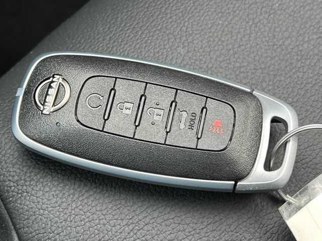 Used 2025 Nissan Rogue SL w/ Tech Package AWD/4WD image 32