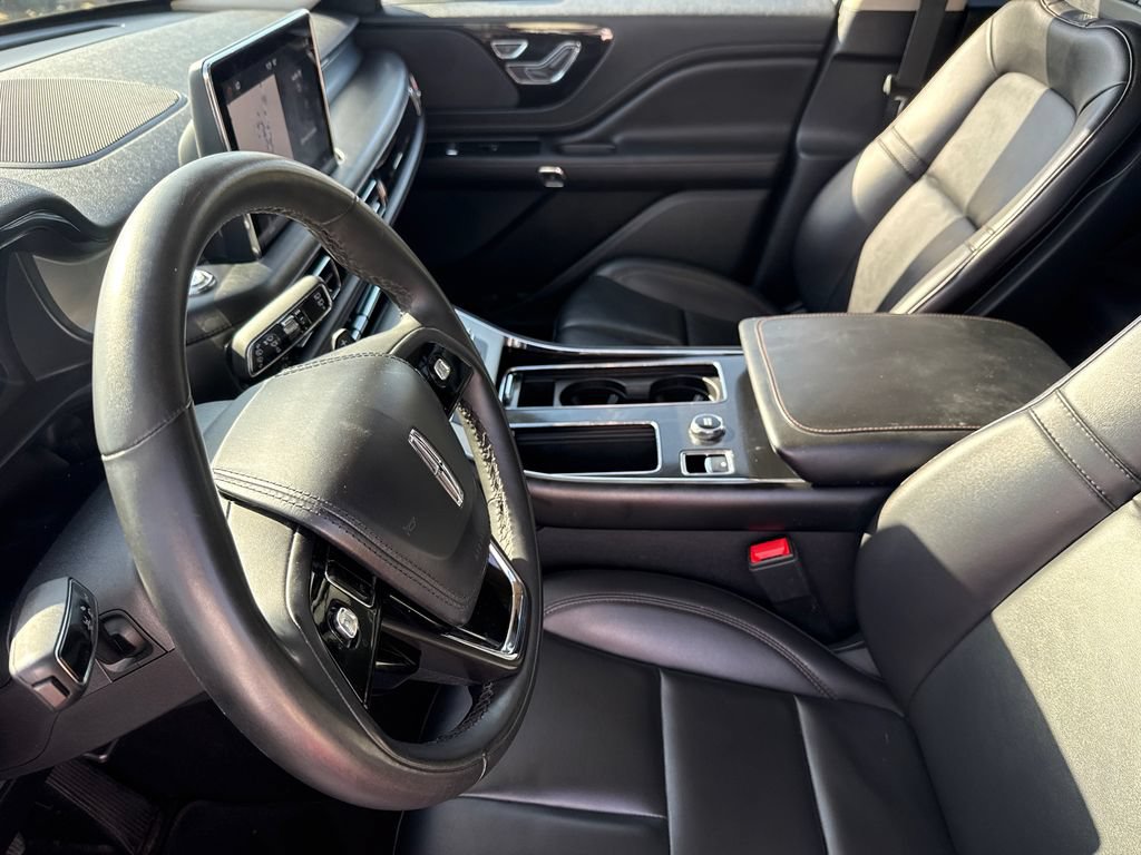 Used 2023 Lincoln Aviator AWD w/ Premium Package image 20