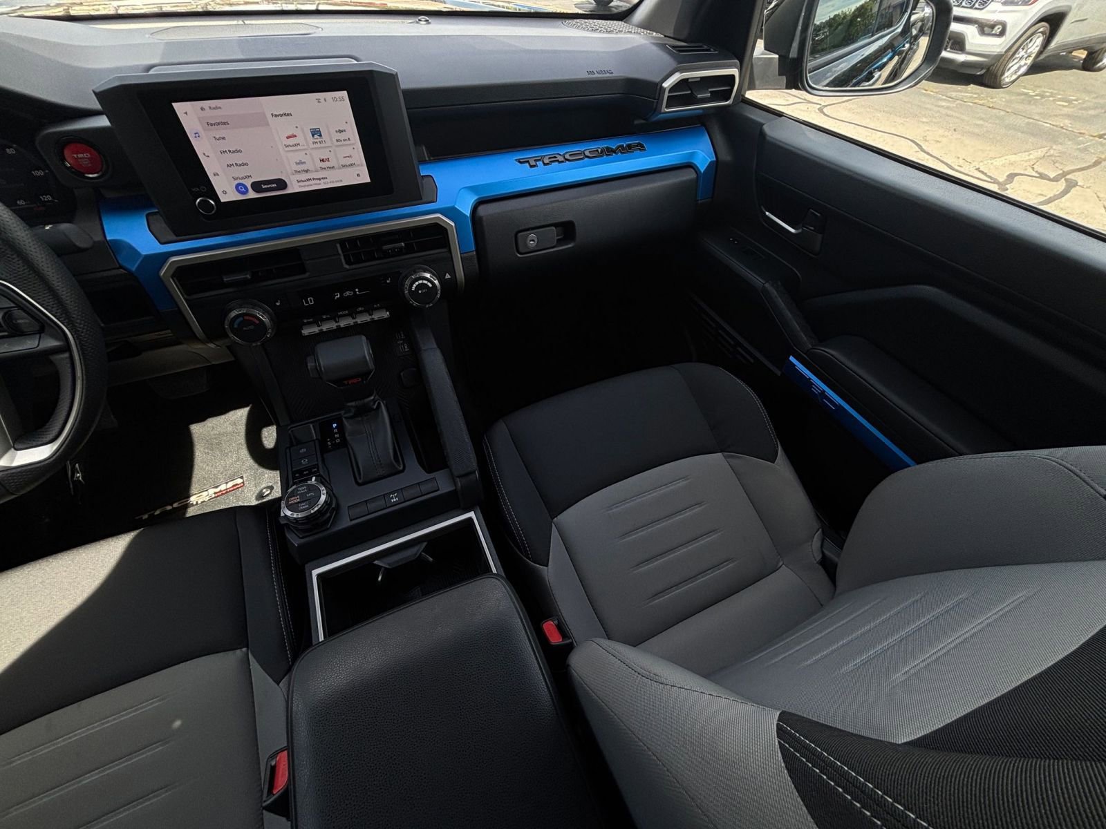 Used 2025 Toyota Tacoma TRD Off-Road image 38