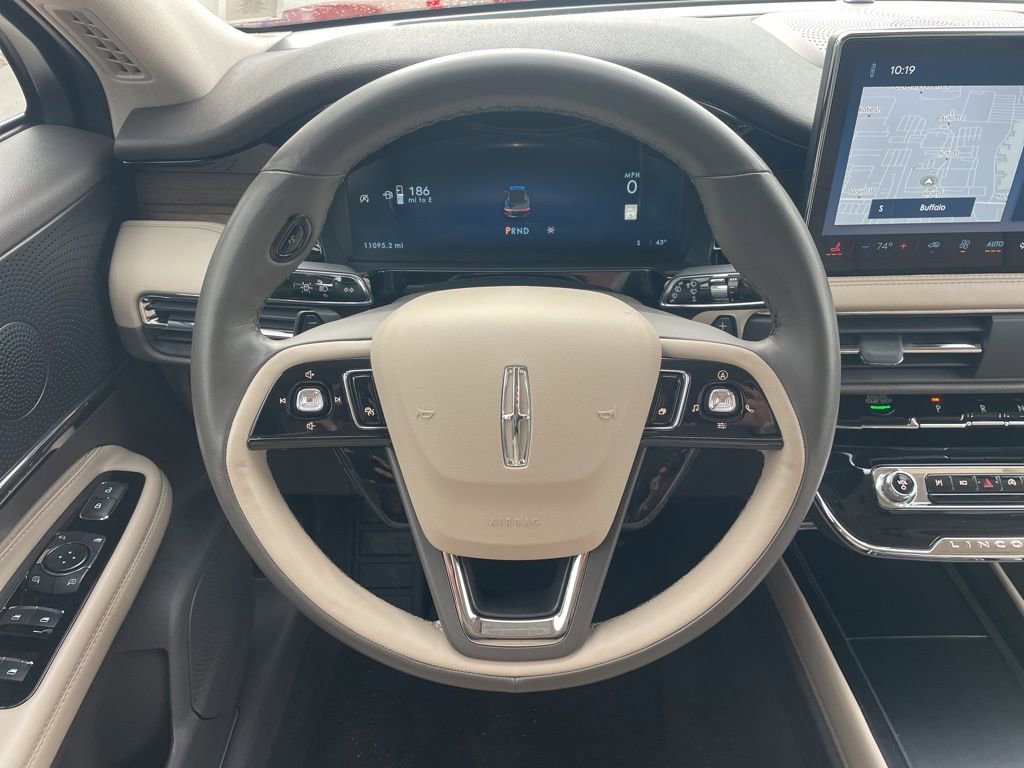 Used 2023 Lincoln Corsair Reserve w/ Rear Removable Package Tray image 26