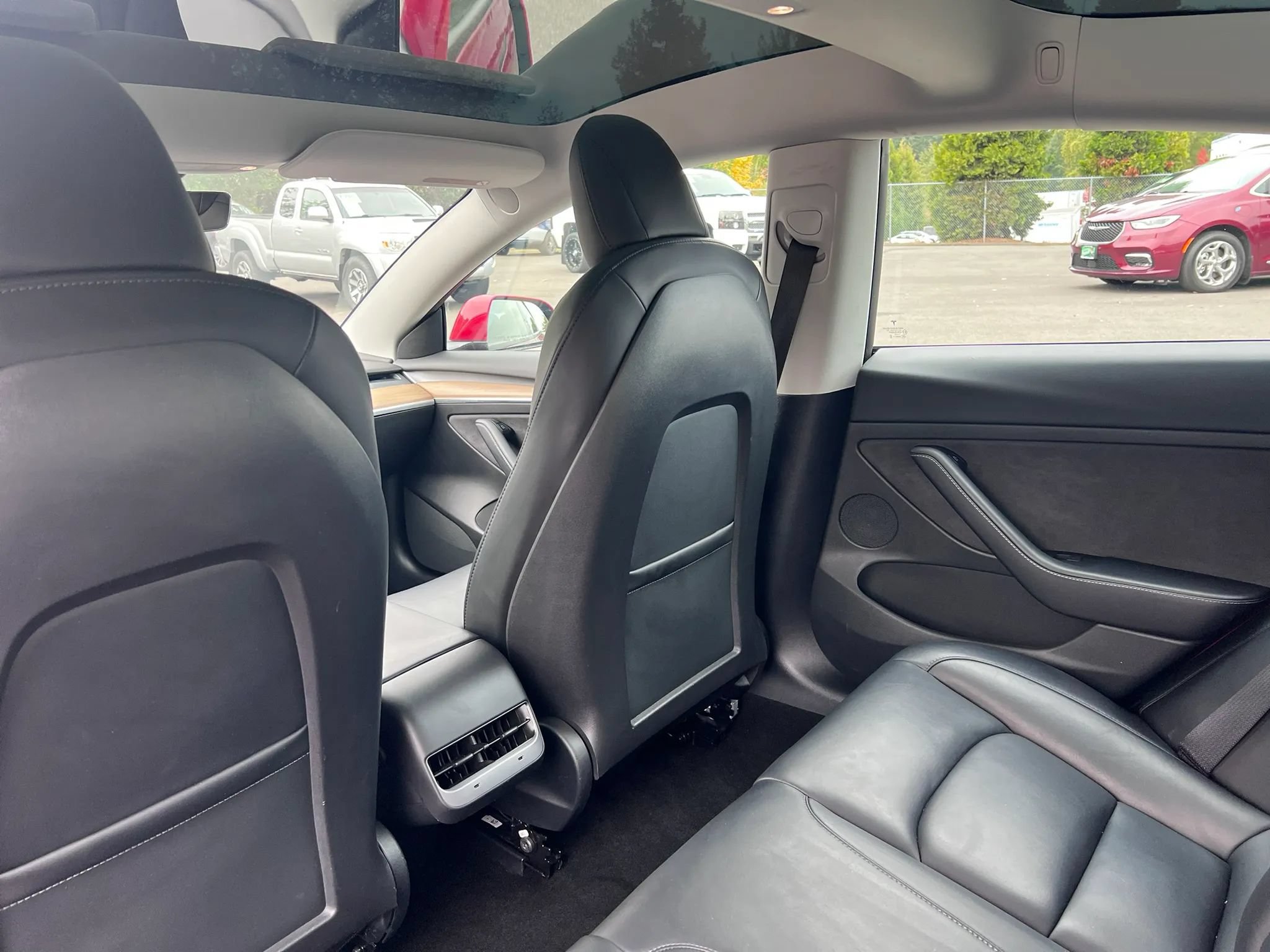 Used 2022 Tesla Model 3 Long Range AWD/4WD image 29
