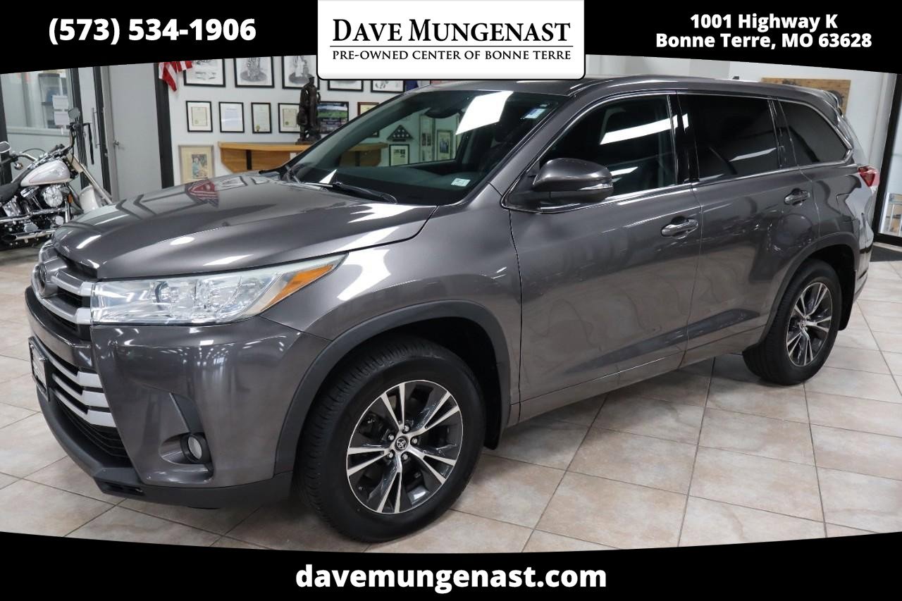 Used 2017 Toyota Highlander Plus AWD/4WD image 1