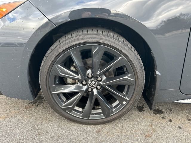 Used 2023 Toyota Corolla SE w/ SE Premium Package image 5