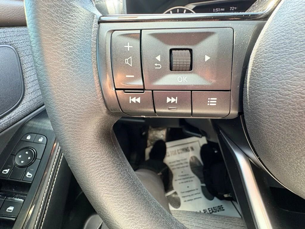 Used 2022 Nissan Rogue SV FWD image 31