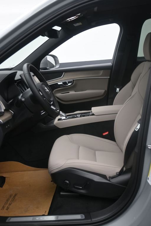 New 2026 Volvo XC90 T8 Core w/ Protection Package Premier AWD/4WD image 11