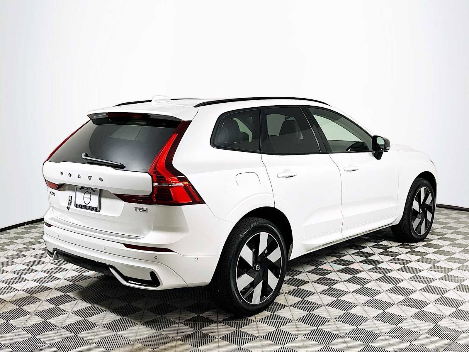 Certified 2025 Volvo XC60 T8 Plus w/ Protection Package Premier image 6
