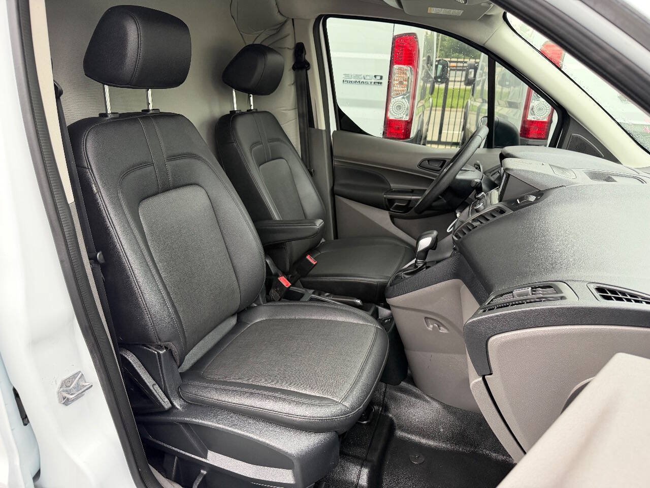 Used 2023 Ford Transit Connect XL FWD image 11