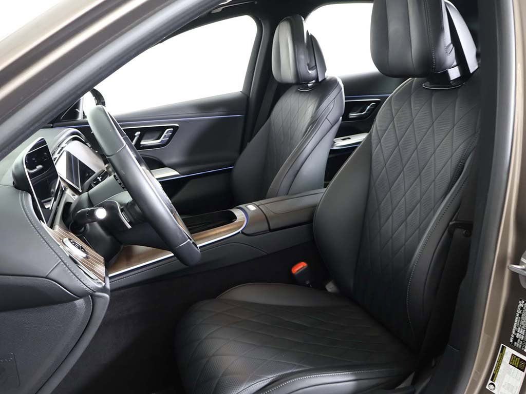 Used 2025 Mercedes-Benz E 450 4MATIC Sedan w/ Multicontour Seating Package image 31