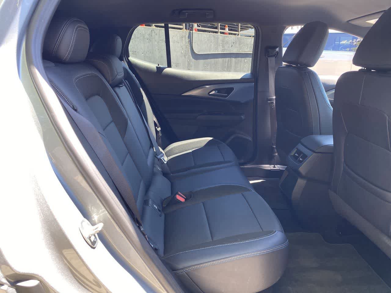 Used 2025 Chevrolet Equinox EV LT w/ Convenience Package FWD image 17