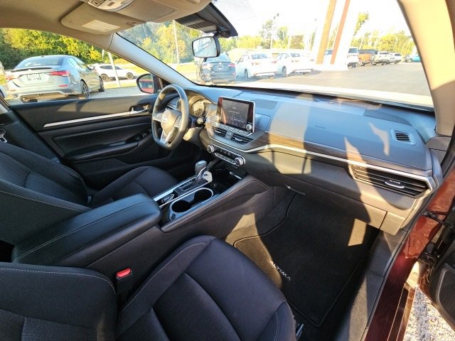 Used 2023 Nissan Altima 2.5 SV image 24