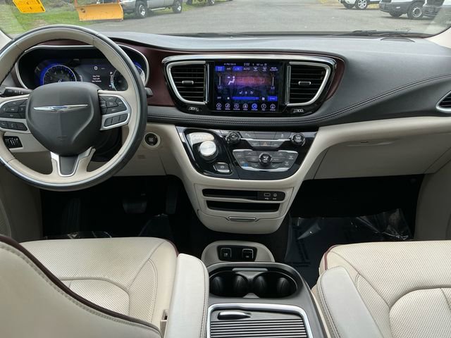 Used 2017 Chrysler Pacifica Limited FWD image 15