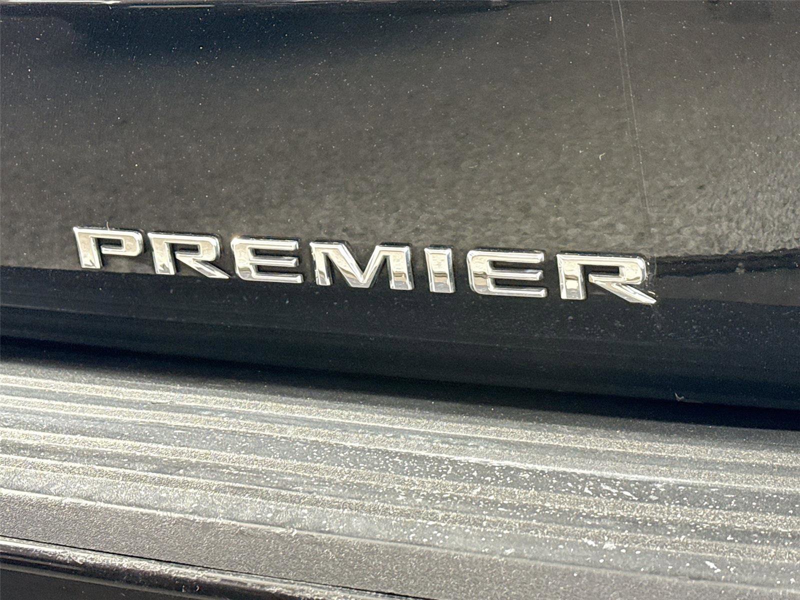 Used 2024 Chevrolet Suburban Premier RWD image 15