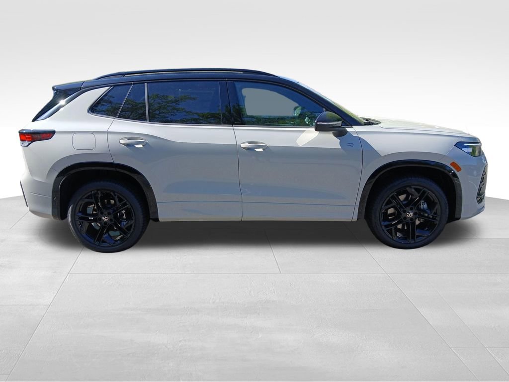 New 2026 Volkswagen Tiguan SE R-Line image 6