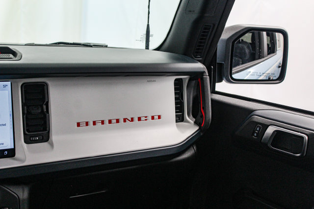 Used 2025 Ford Bronco Heritage Edition AWD/4WD image 23
